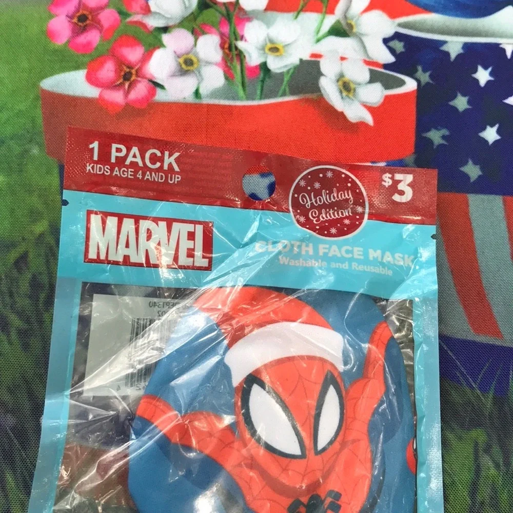 NWT Marvel Spider-Man Kids Christmas Cloth Face Mask Holiday Edition Washable